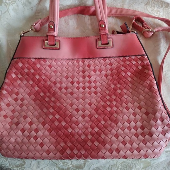 Handbags - NWOT Handbag Purse Coral Ombre